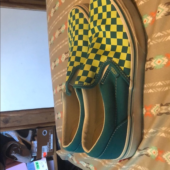 Vans - Picture 3 of 4